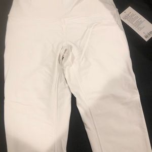 Lululemon size 8 wunder under leggings